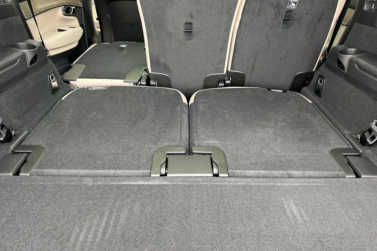 New 2026 Volvo XC90 B6 Ultra w/ Protection Package image 18