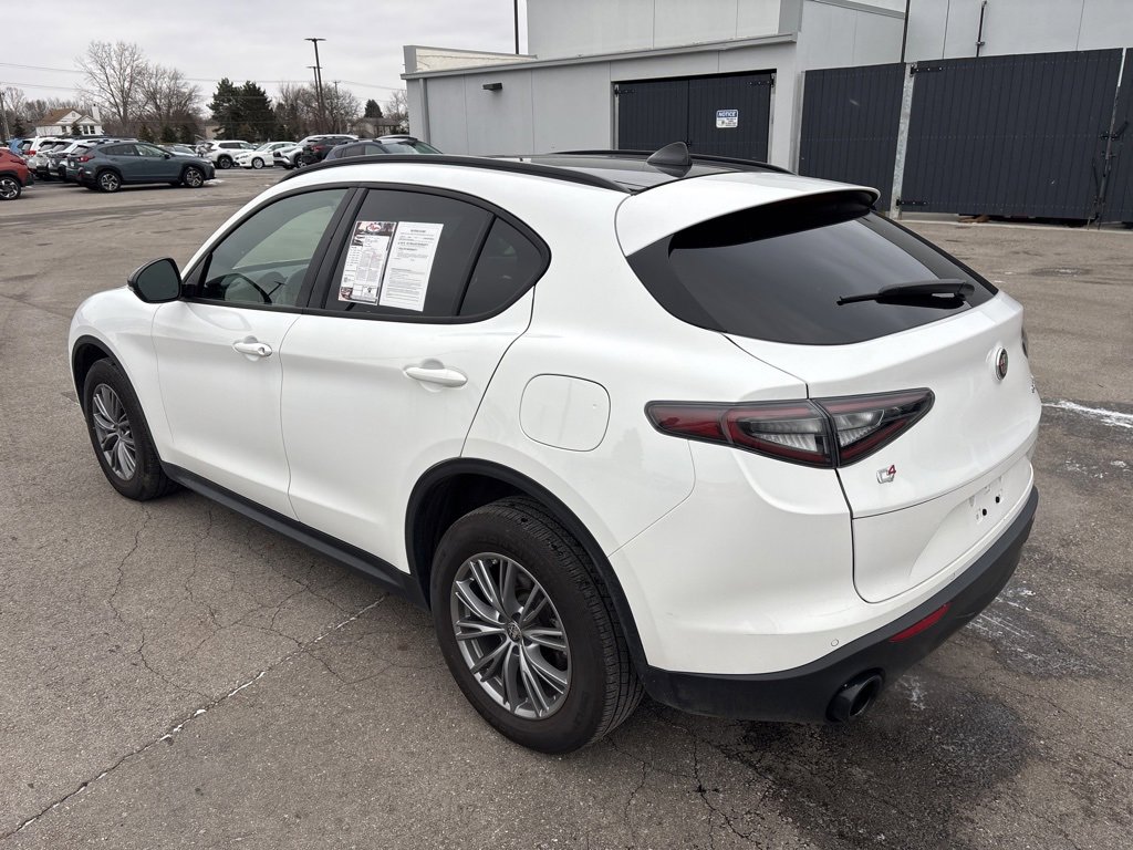 Used 2024 Alfa Romeo Stelvio Sprint image 5