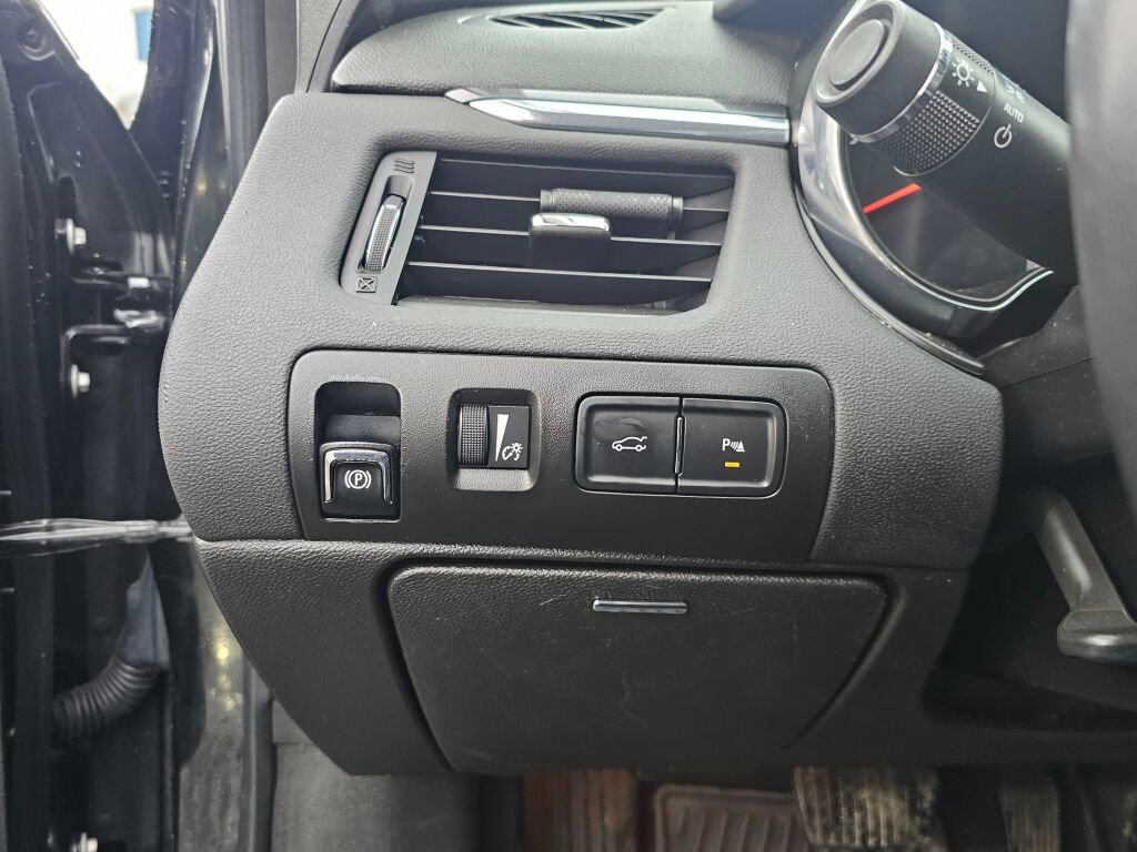 Used 2014 Chevrolet Impala LT w/ Convenience Package image 29