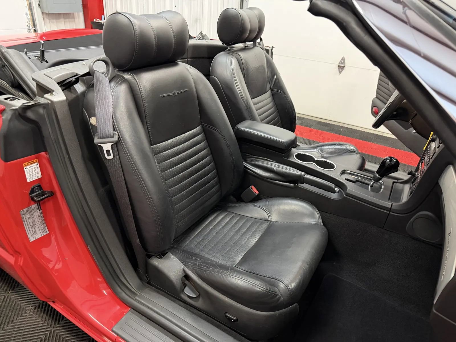 Used 2002 Ford Thunderbird image 40