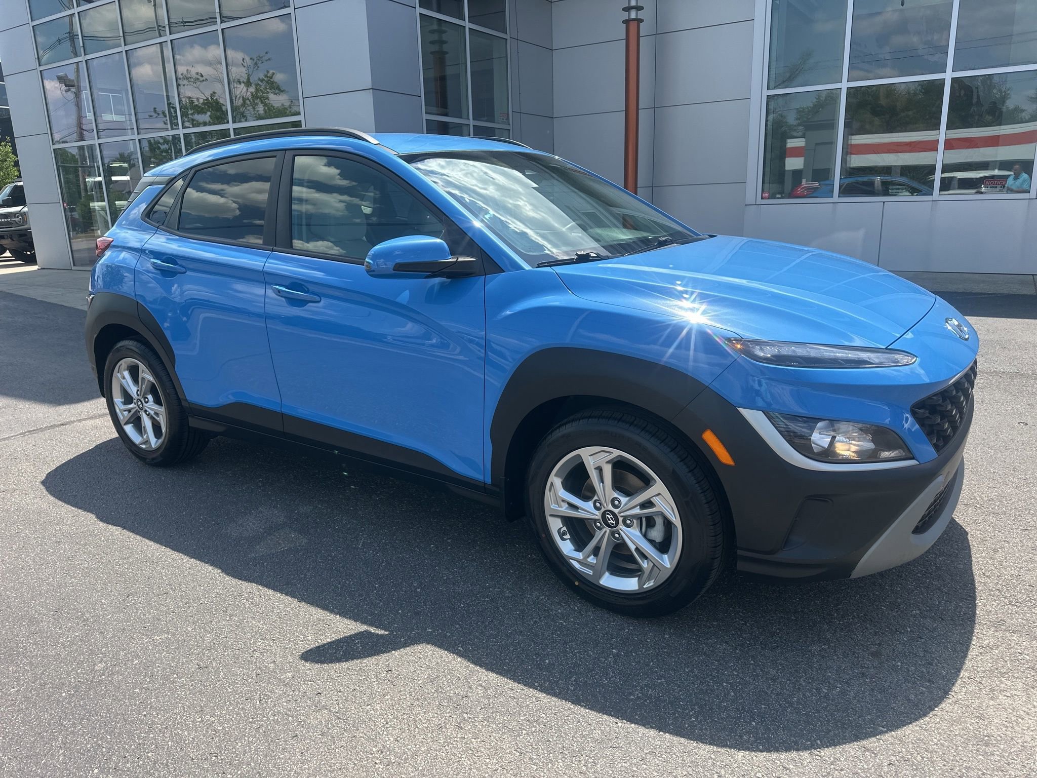 Used 2022 Hyundai Kona SEL w/ Cargo Package FWD video 3