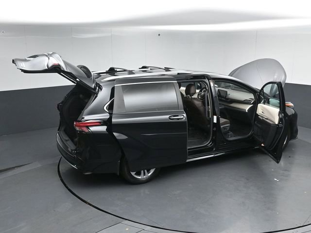 Used 2024 Toyota Sienna Platinum AWD/4WD image 58