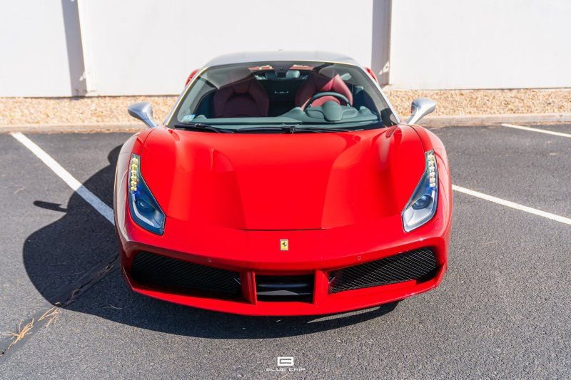 Used 2018 Ferrari 488 GTB image 4