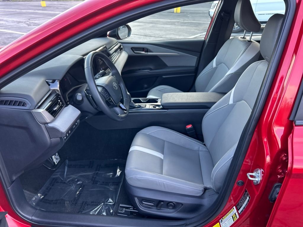 Certified 2025 Toyota Camry SE w/ Convenience Package image 18