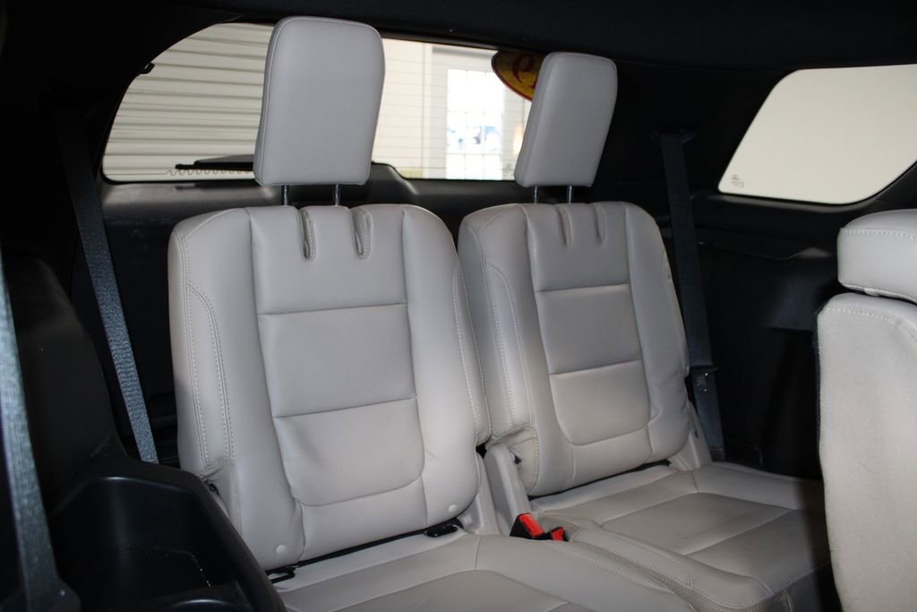 Used 2019 Ford Explorer XLT w/ Equipment Group 202A image 35