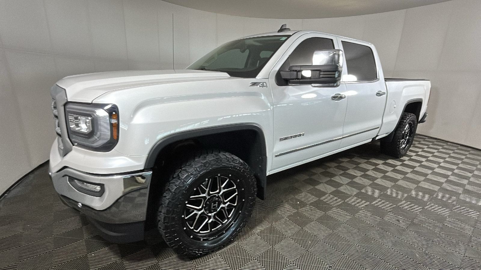 Used 2018 GMC Sierra 1500 SLT AWD/4WD image 8