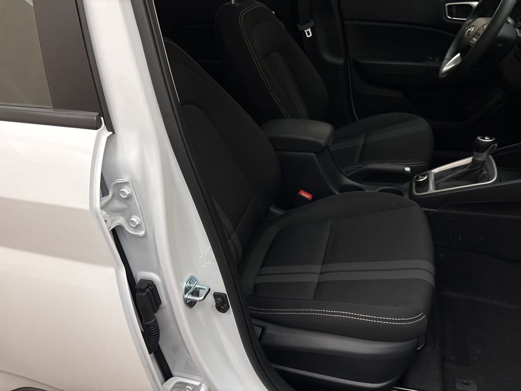 Certified 2025 Hyundai Venue SEL image 22