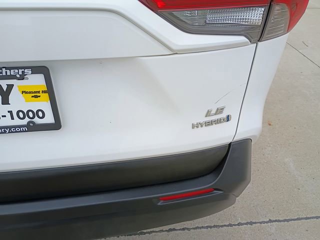 Used 2019 Toyota RAV4 LE w/ Carpet Mat Package image 21