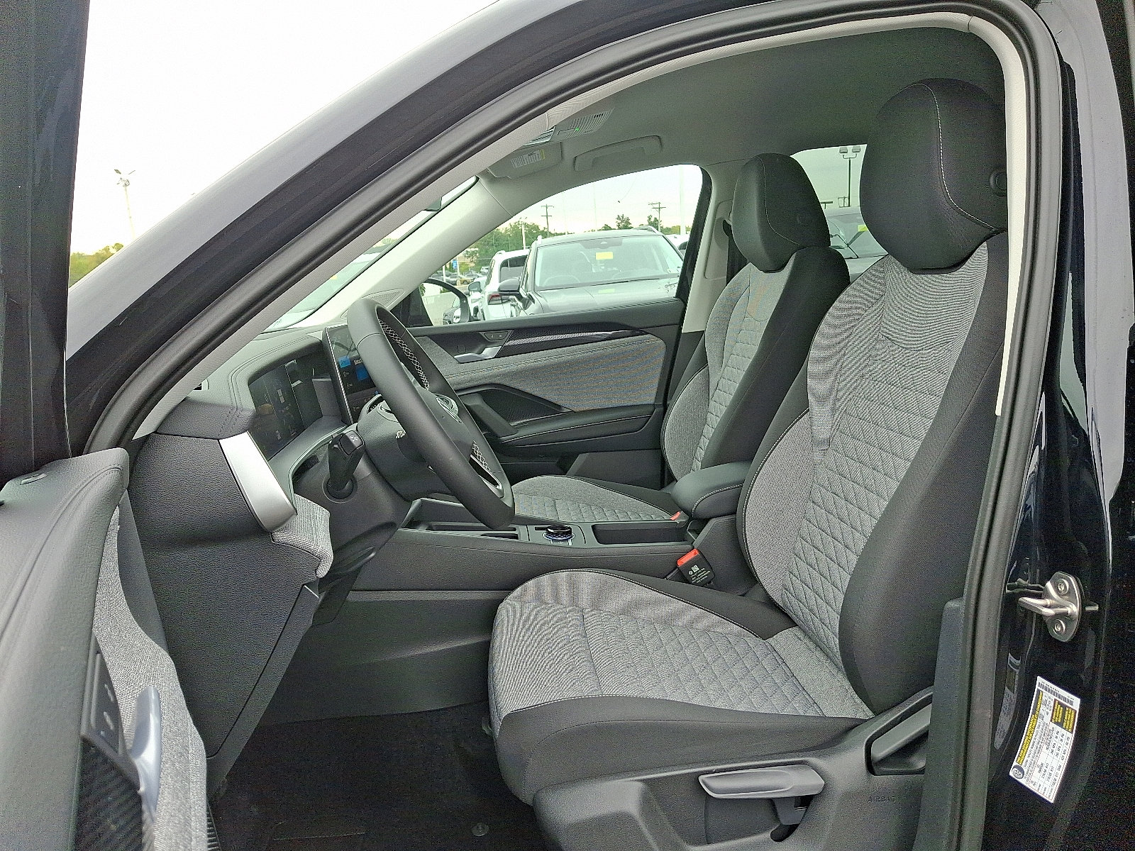 New 2025 Volkswagen Tiguan S AWD/4WD image 6