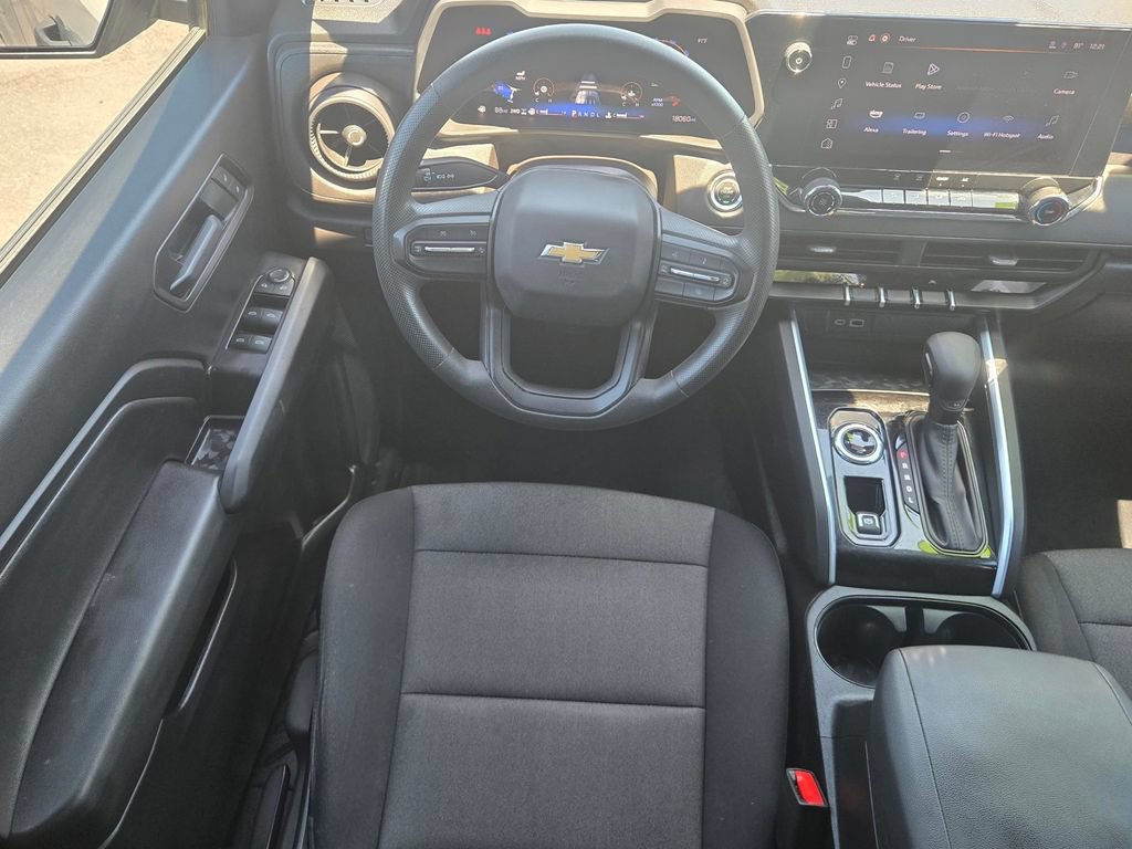 Used 2025 Chevrolet Colorado W/T AWD/4WD image 10