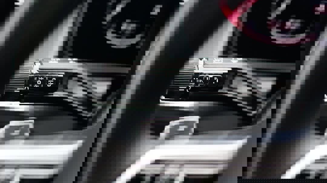 Certified 2025 Mercedes-Benz GLC 300 4MATIC image 30