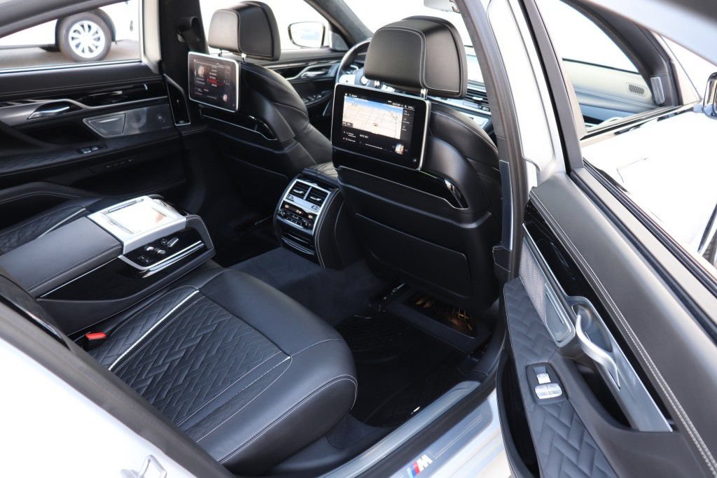 Used 2020 BMW 750i xDrive w/ Executive Package AWD/4WD image 29