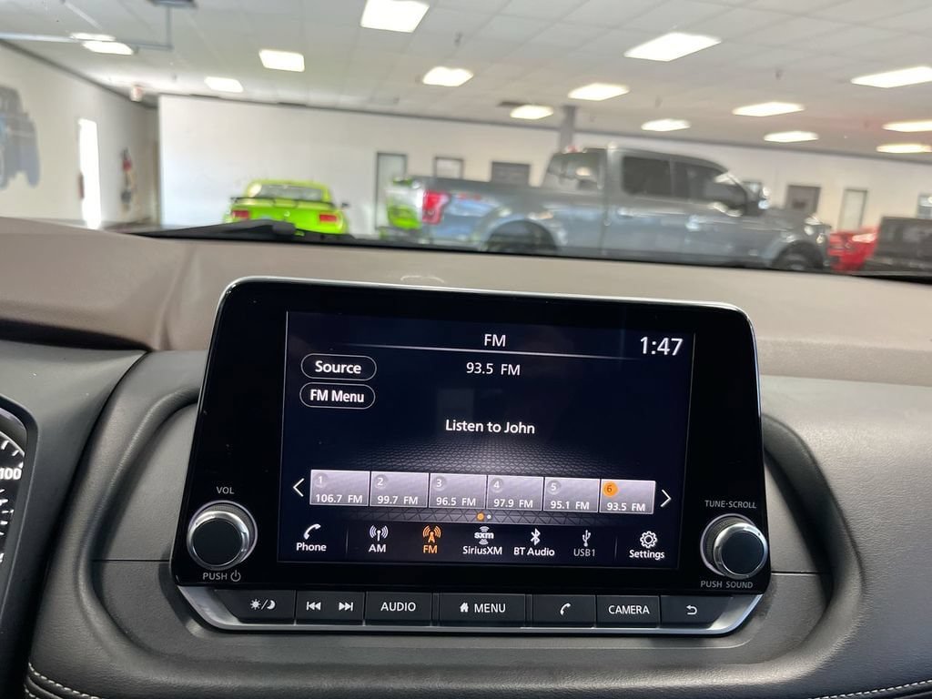 Used 2023 Nissan Rogue SV AWD/4WD image 19