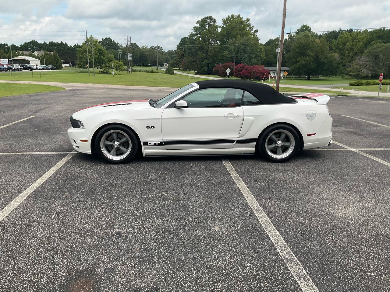 Used 2013 Ford Mustang GT Premium RWD image 19
