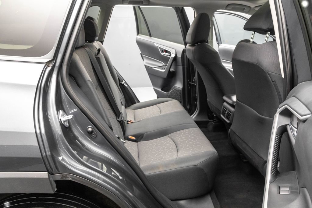 Used 2019 Toyota RAV4 XLE w/ Convenience Package image 27