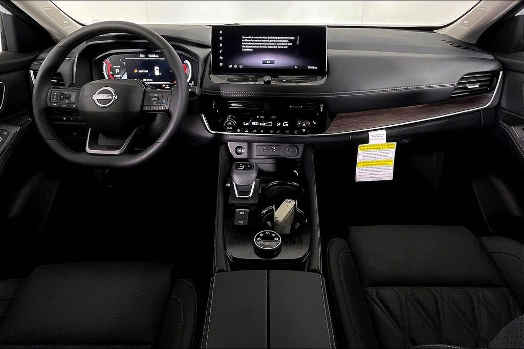 New 2026 Nissan Rogue Platinum w/ Platinum Premium Package image 2