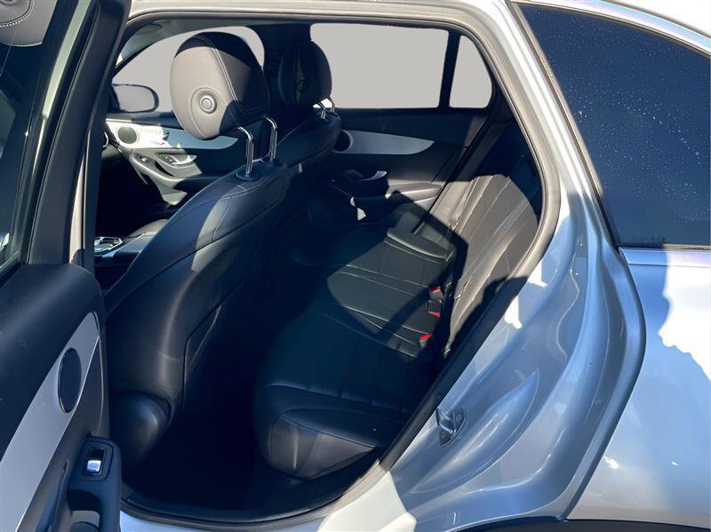 Used 2019 Mercedes-Benz GLC 300 image 21