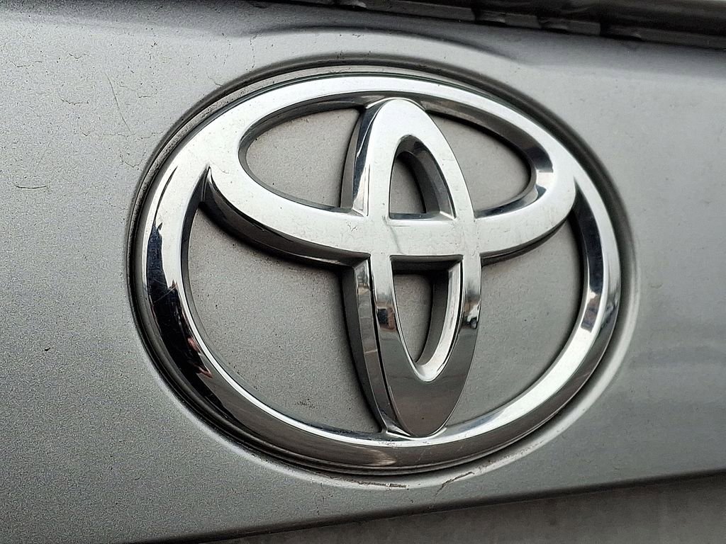 Used 2024 Toyota RAV4 XLE image 28