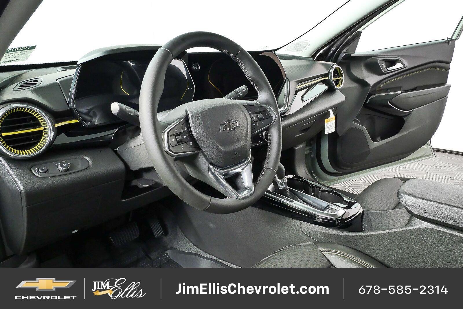 New 2026 Chevrolet Trax ACTIV w/ Sunroof Package FWD image 4