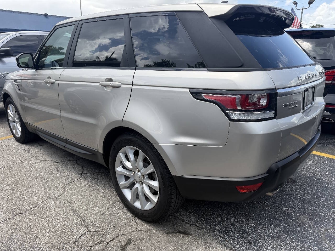 Used 2015 Land Rover Range Rover Sport HSE AWD/4WD image 5