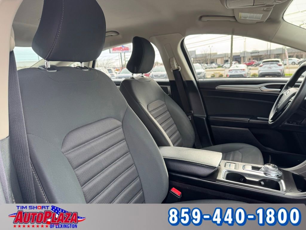 Used 2018 Ford Fusion SE w/ Fusion SE Technology Package image 43