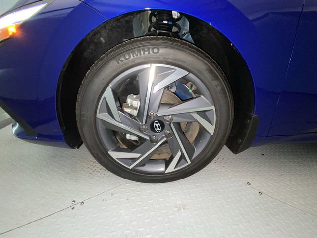 Used 2025 Hyundai Elantra Sport image 10