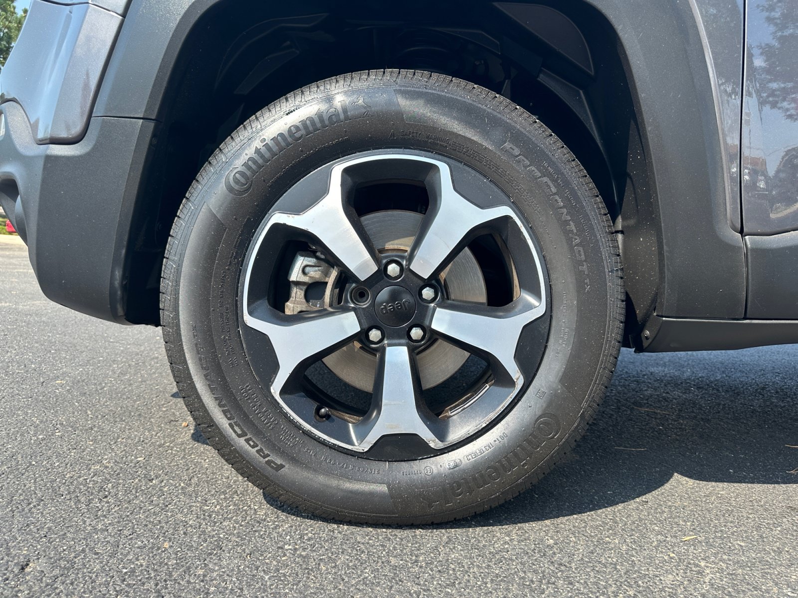 Used 2019 Jeep Renegade Trailhawk w/ Cold Weather Group II AWD/4WD image 11