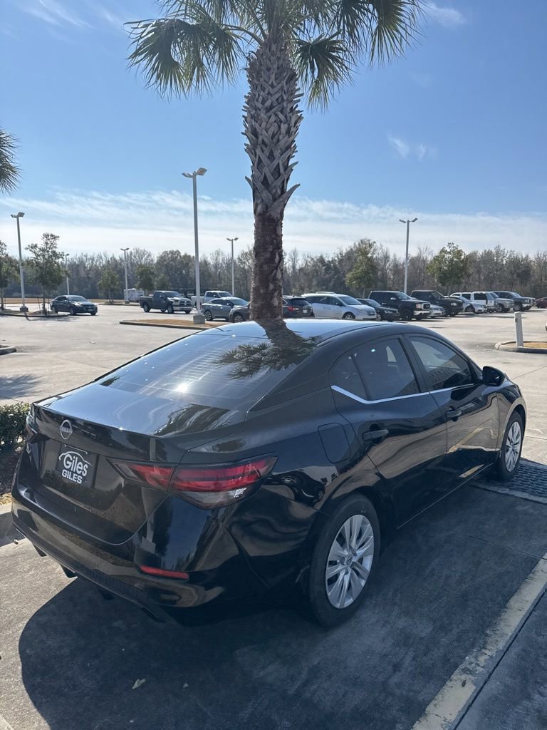 Used 2025 Nissan Sentra S image 7