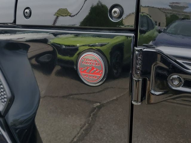 Used 2023 Jeep Wrangler Rubicon w/ Cold Weather Group AWD/4WD image 13