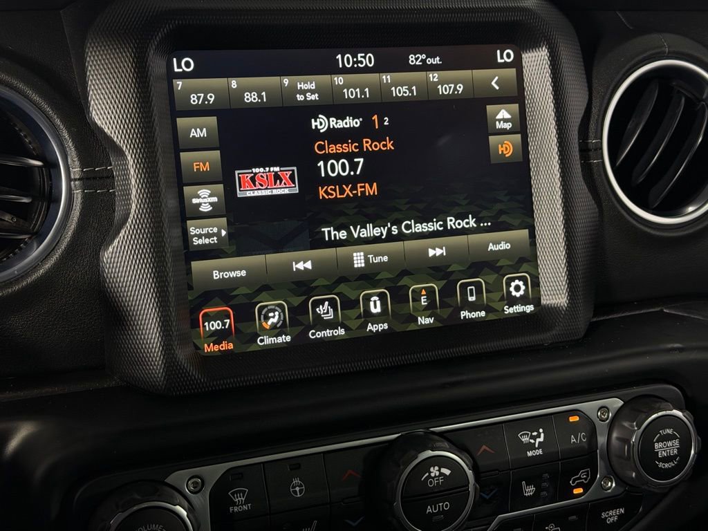 Used 2022 Jeep Wrangler Unlimited Sahara w/ Cold Weather Group image 19