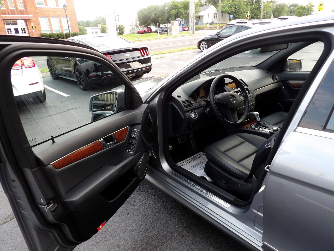 Used 2011 Mercedes-Benz C 300 4MATIC Sedan image 12