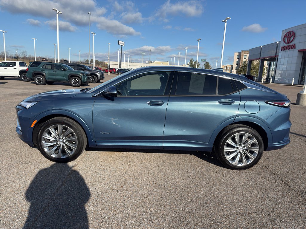 Used 2025 Buick Envista Avenir image 2