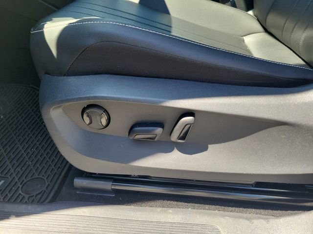 Used 2022 Volkswagen Tiguan SE image 15