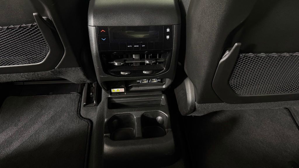 Used 2024 Jeep Grand Cherokee L Altitude AWD/4WD image 32