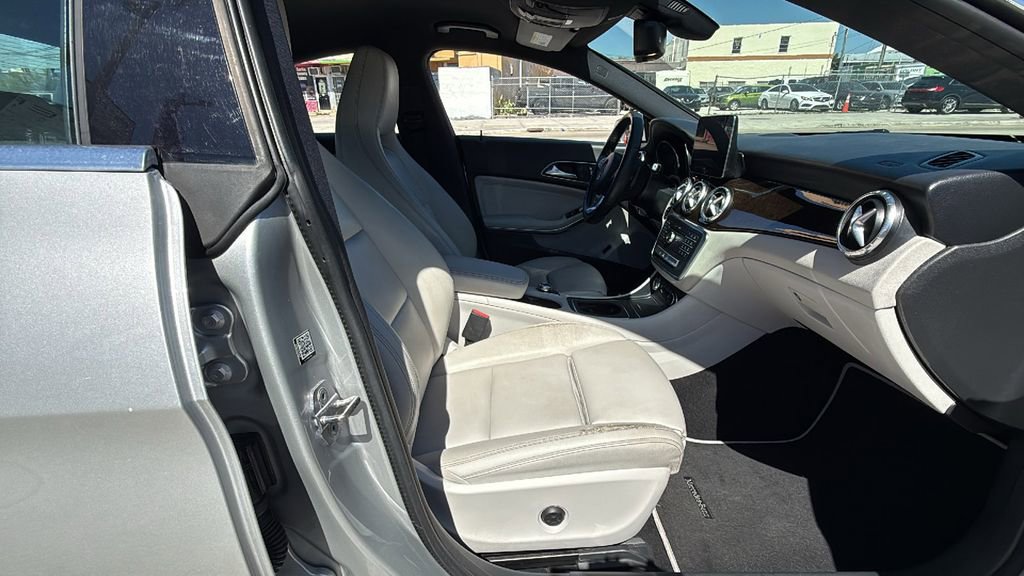 Used 2019 Mercedes-Benz CLA 250 image 40