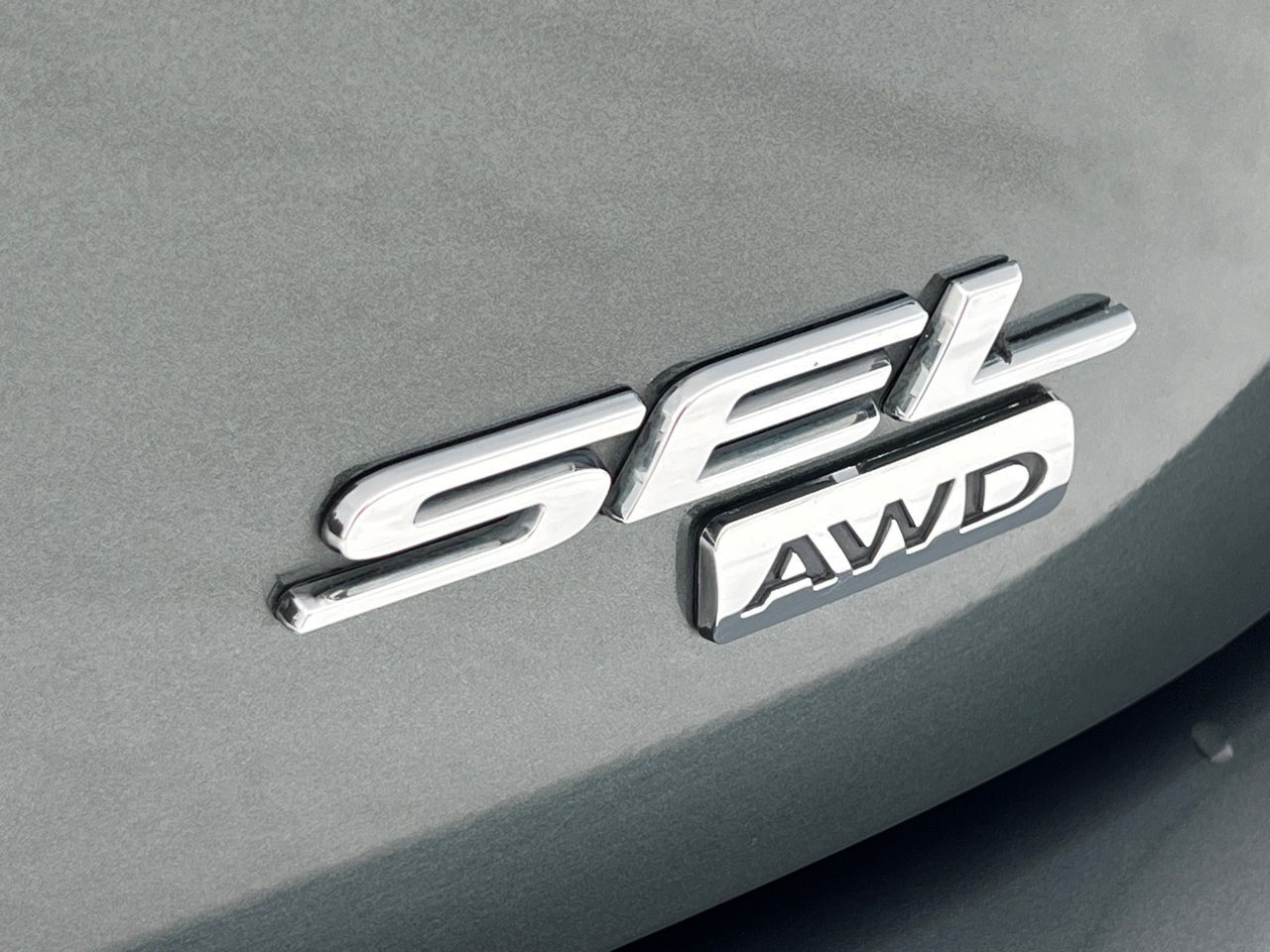 Used 2015 Ford Edge SEL image 40