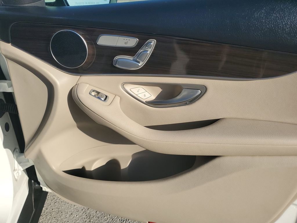 Used 2021 Mercedes-Benz GLC 300 image 45