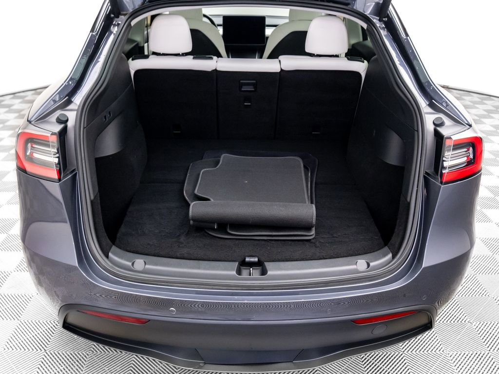 Used 2020 Tesla Model Y Long Range image 31