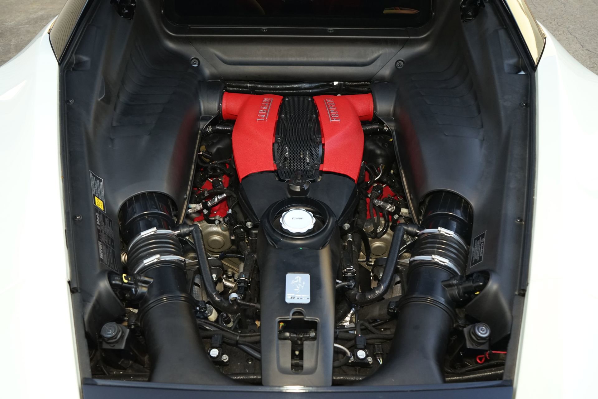 Used 2022 Ferrari F8 Tributo image 29