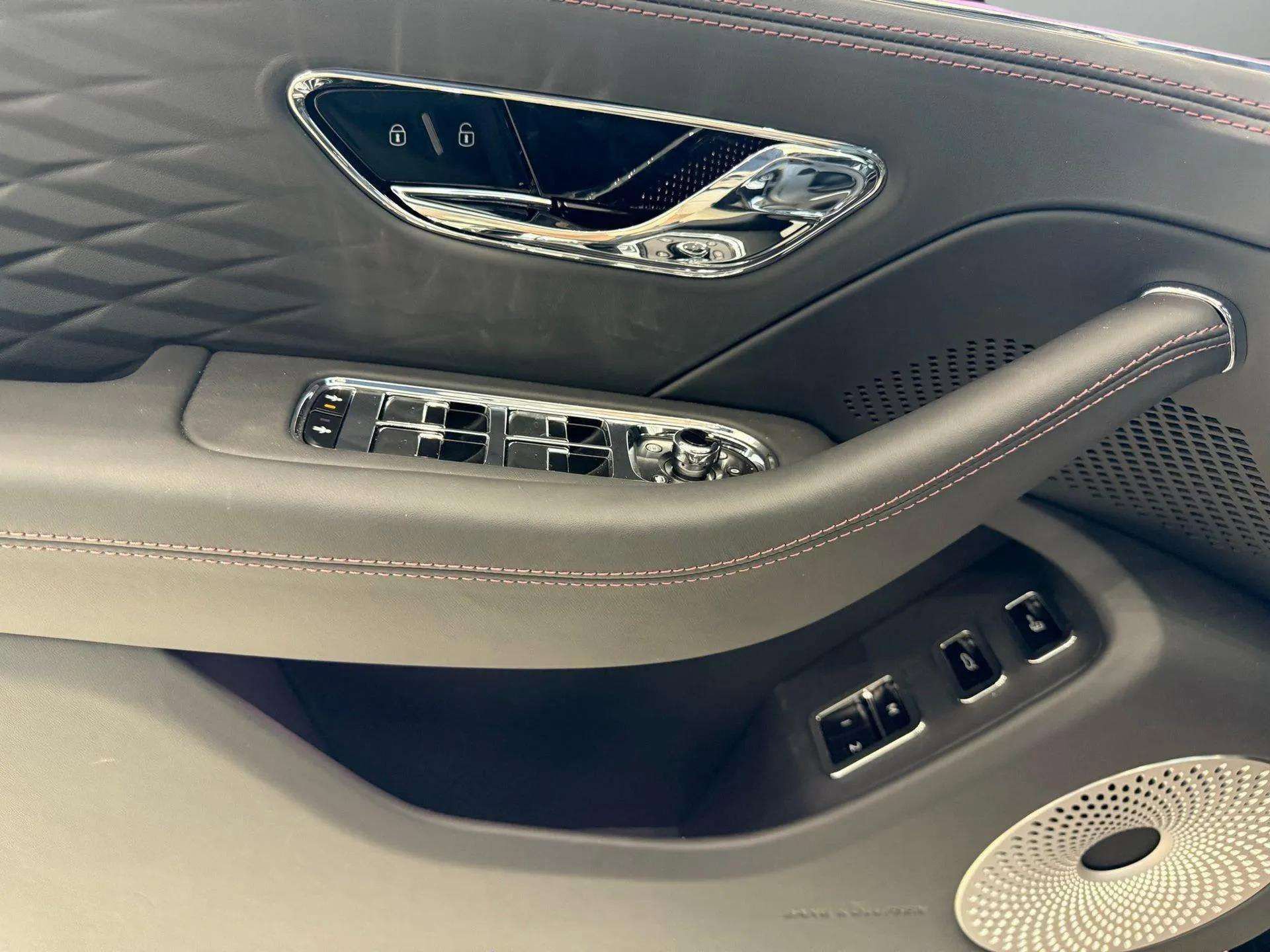 New 2026 Bentley Flying Spur Plug-In Hybrid AWD/4WD image 35