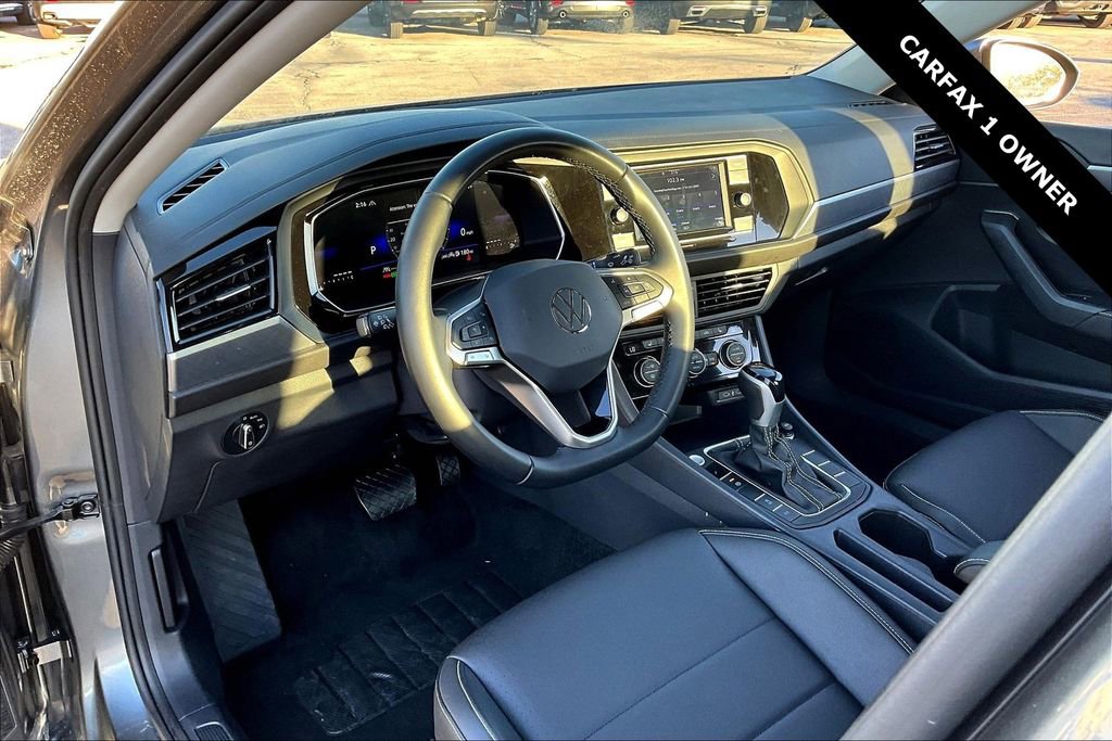 Used 2024 Volkswagen Jetta SE image 15