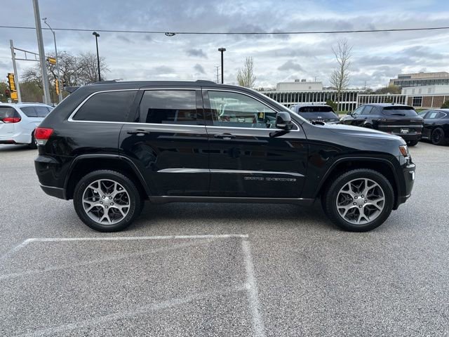 Used 2018 Jeep Grand Cherokee Limited AWD/4WD image 5