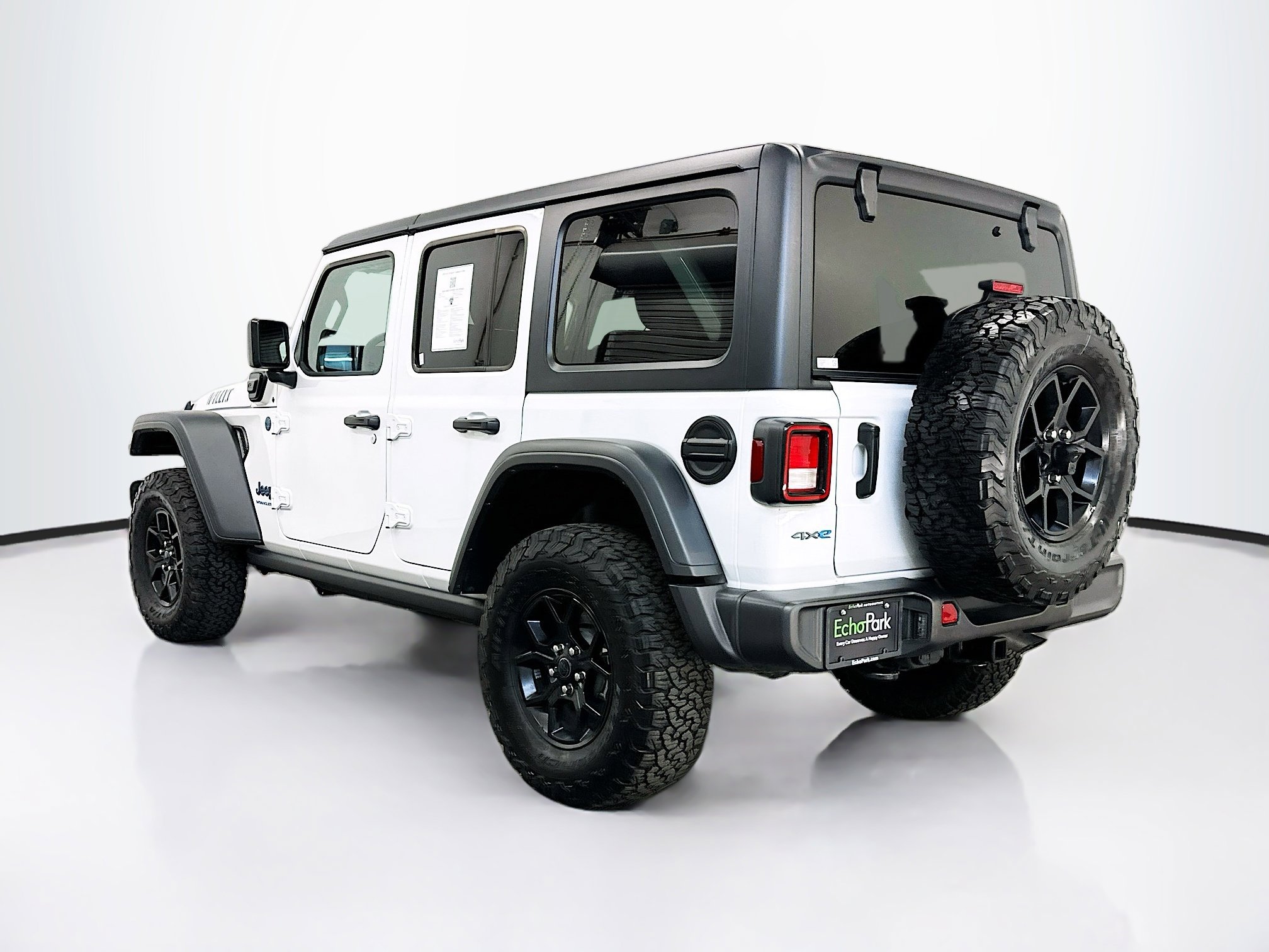 Used 2025 Jeep Wrangler Willys image 5