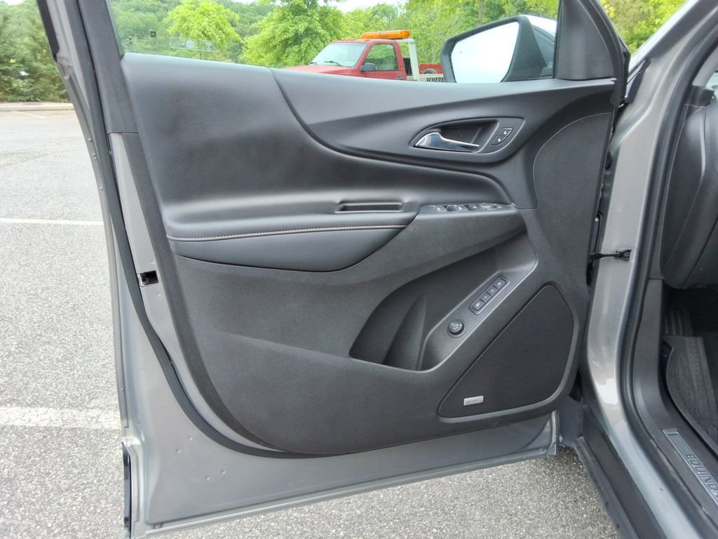 Used 2018 Chevrolet Equinox Premier AWD/4WD image 21