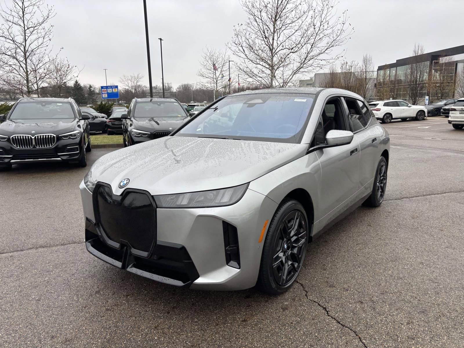 New 2026 BMW iX xDrive45 w/ M Sport Package image 3