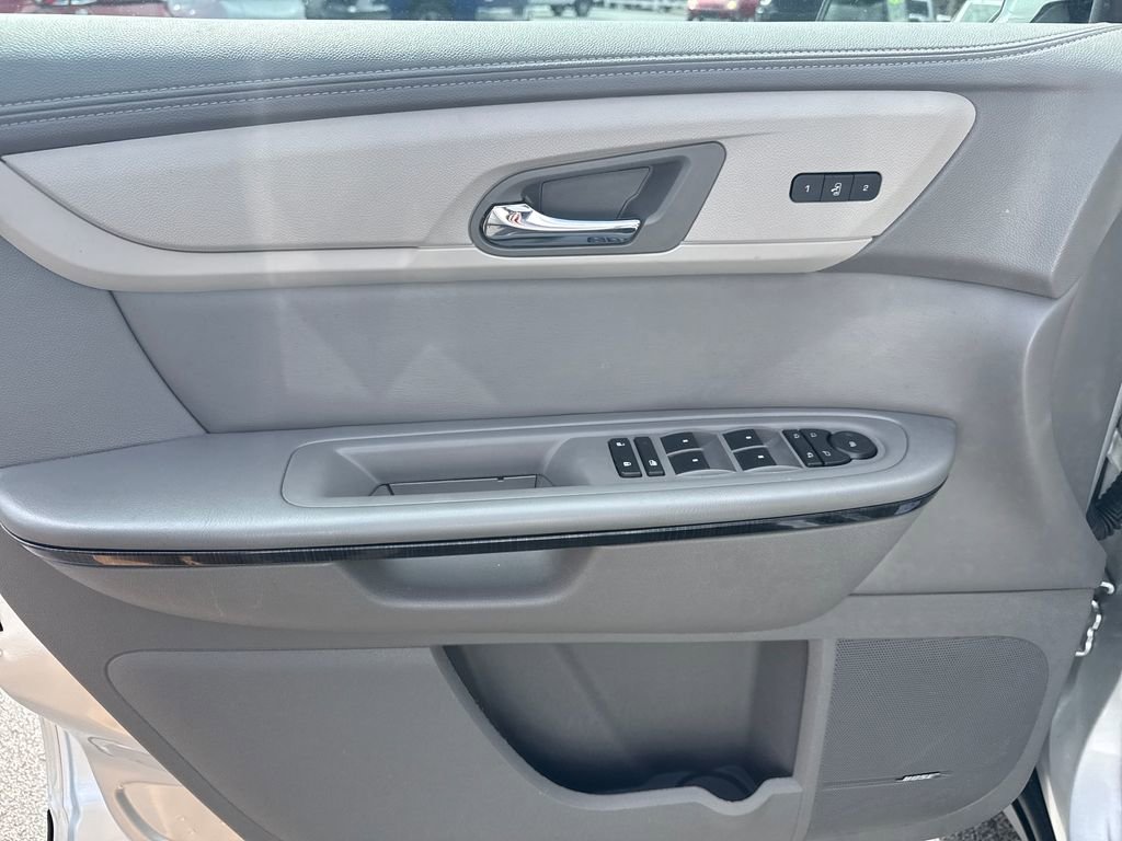 Used 2016 Chevrolet Traverse LTZ FWD image 12
