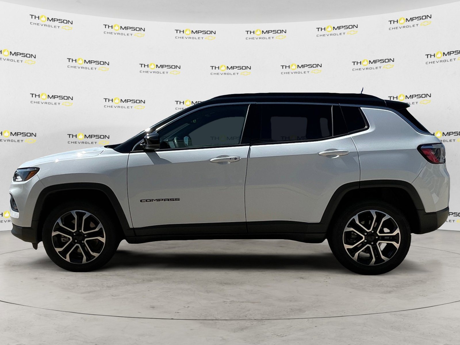 Used 2023 Jeep Compass Limited image 2