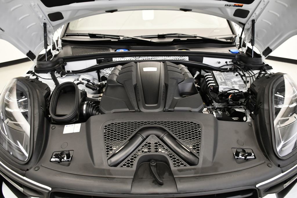 Used 2024 Porsche Macan S image 12