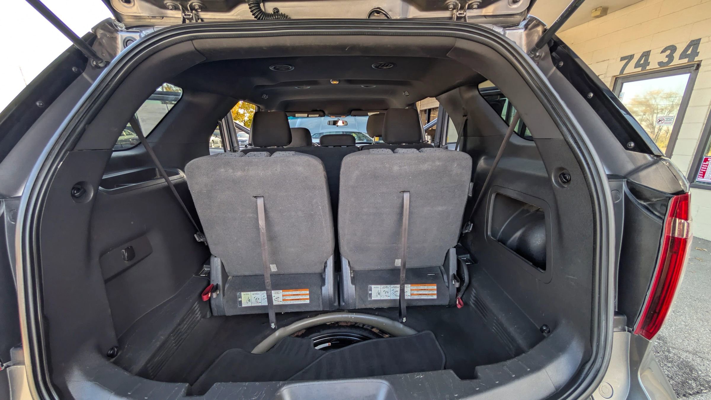 Used 2013 Ford Explorer XLT w/ Class III Trailer Tow Pkg image 19