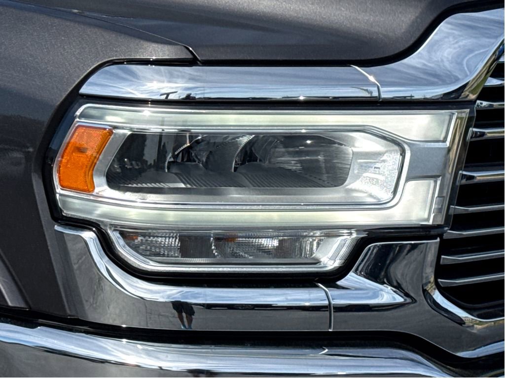 Used 2022 RAM 3500 Laramie AWD/4WD image 5